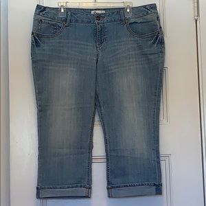 So Capri jeans size 17